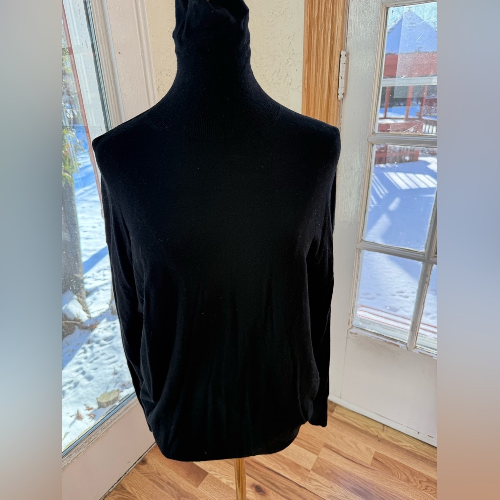 MASSIMO DUTTI cute turtleneck excellent condition size M